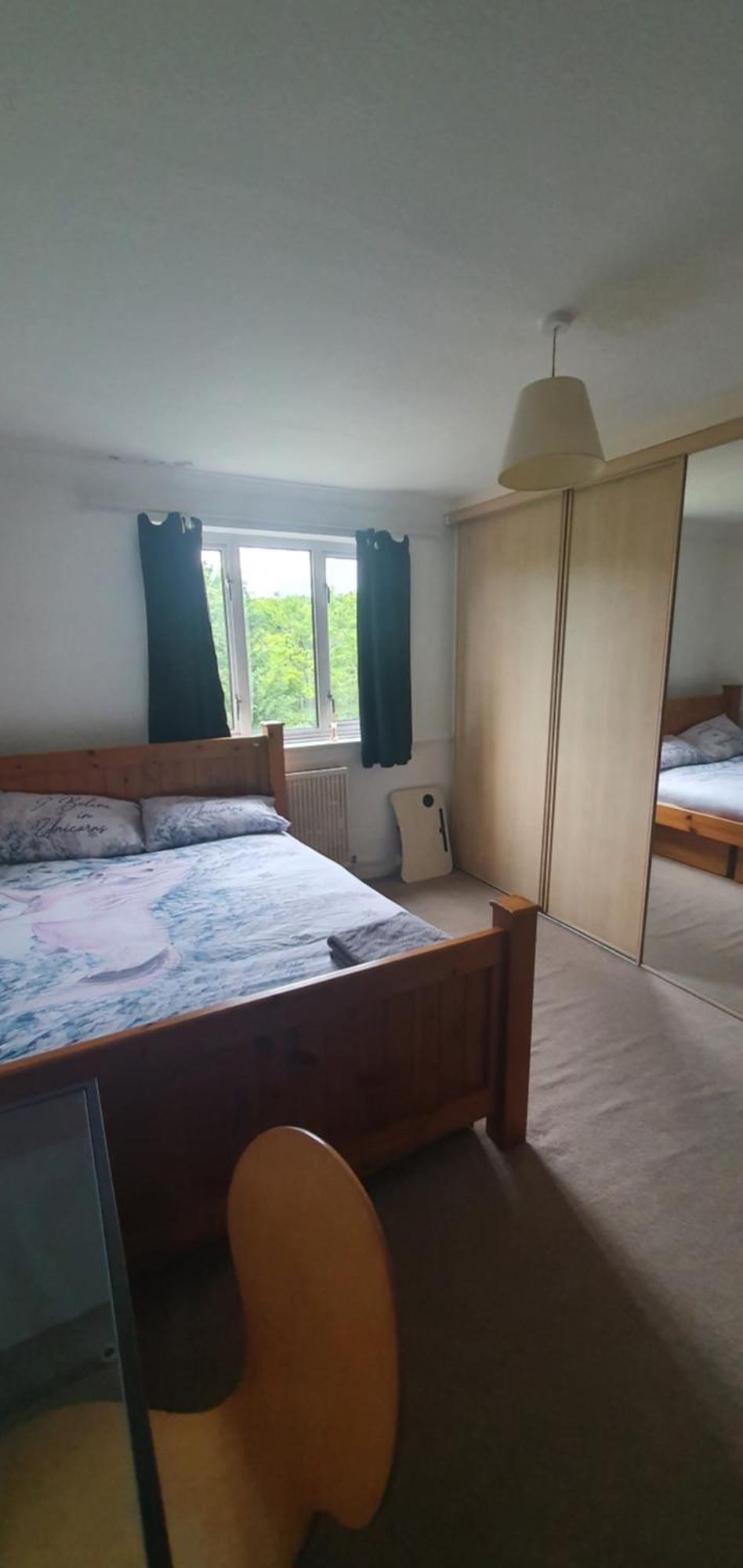 Spacious And Serene Stay Near Milton Keynes Centre Willen Room photo